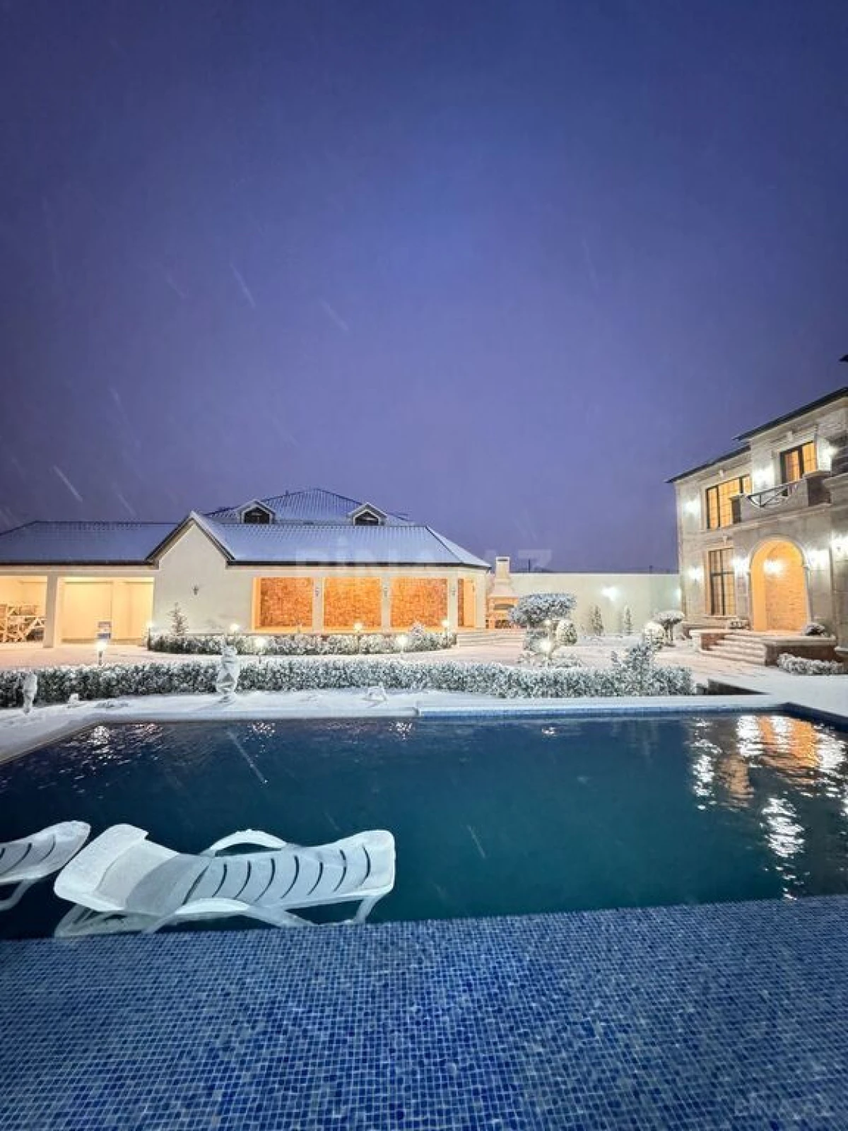 Satılır 6 otaqlı həyət evi 500 m²