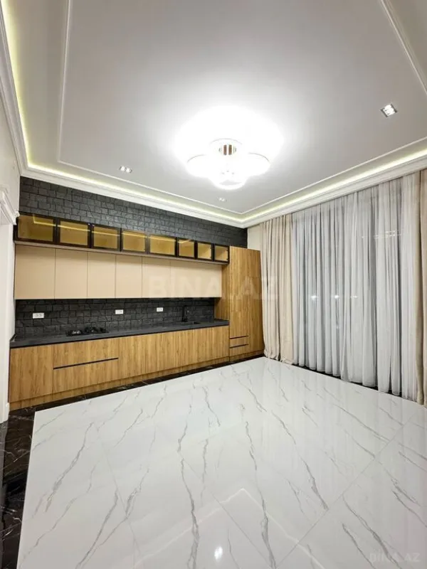 Satılır 6 otaqlı həyət evi 500 m²