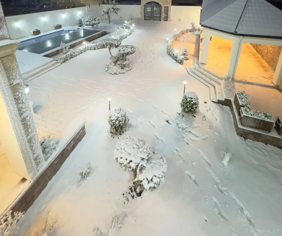 Satılır 6 otaqlı həyət evi 500 m²