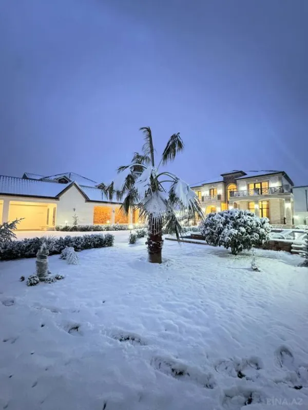 Satılır 6 otaqlı həyət evi 500 m²