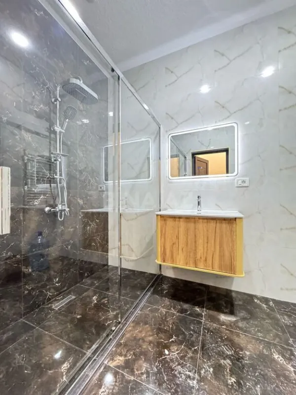 Satılır 6 otaqlı həyət evi 500 m²