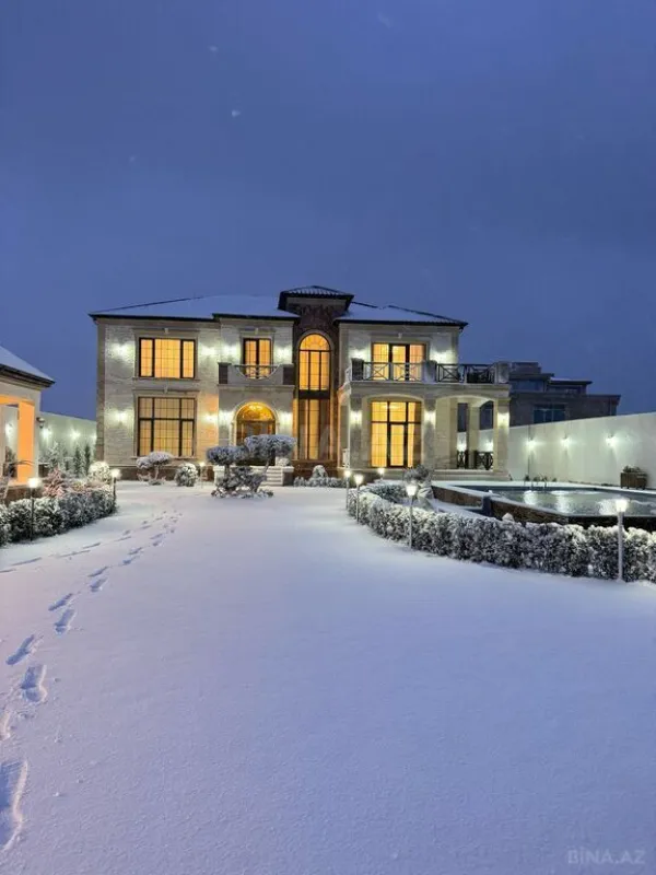 Satılır 6 otaqlı həyət evi 500 m²