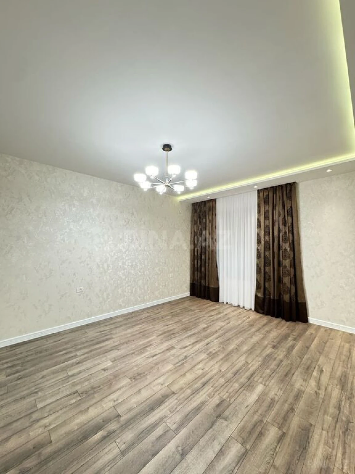 Satılır 6 otaqlı həyət evi 500 m²