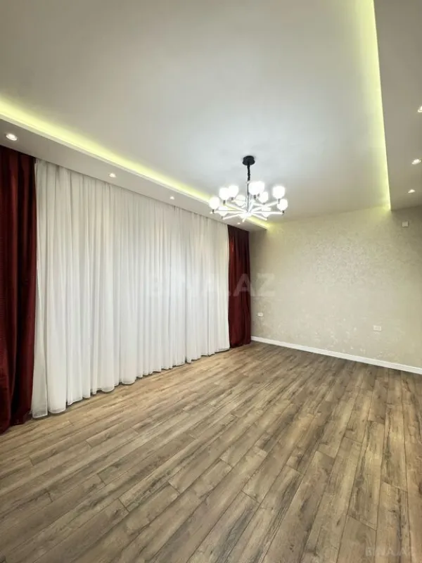 Satılır 6 otaqlı həyət evi 500 m²