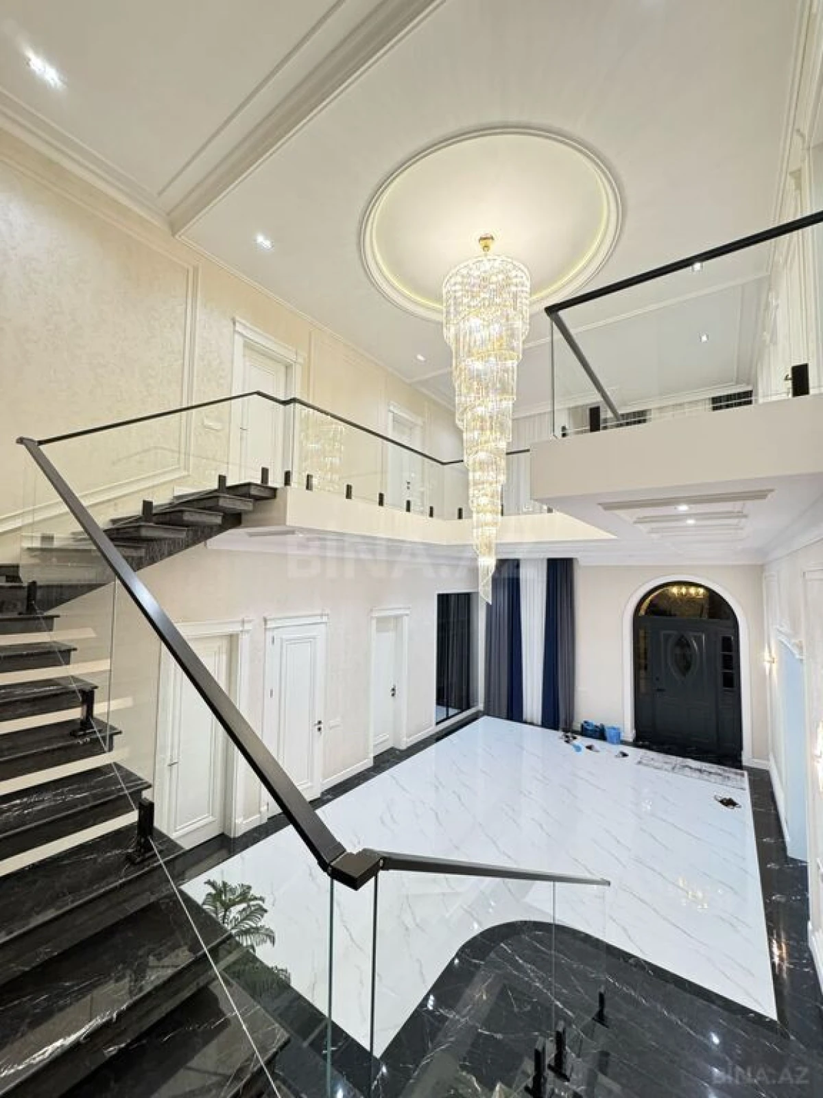 Satılır 6 otaqlı həyət evi 500 m²