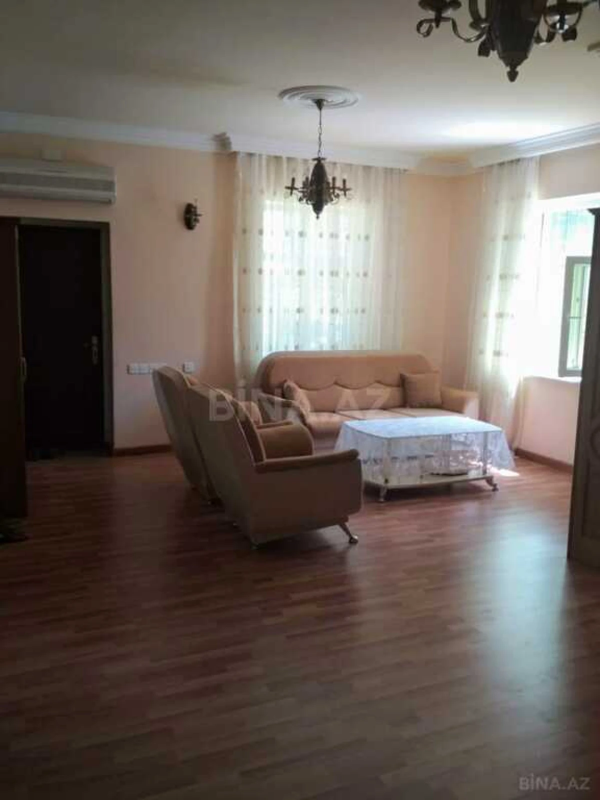 Satılır 7 otaqlı həyət evi 300 m²