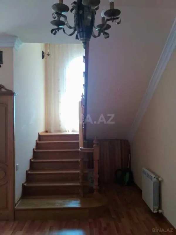 Satılır 7 otaqlı həyət evi 300 m²