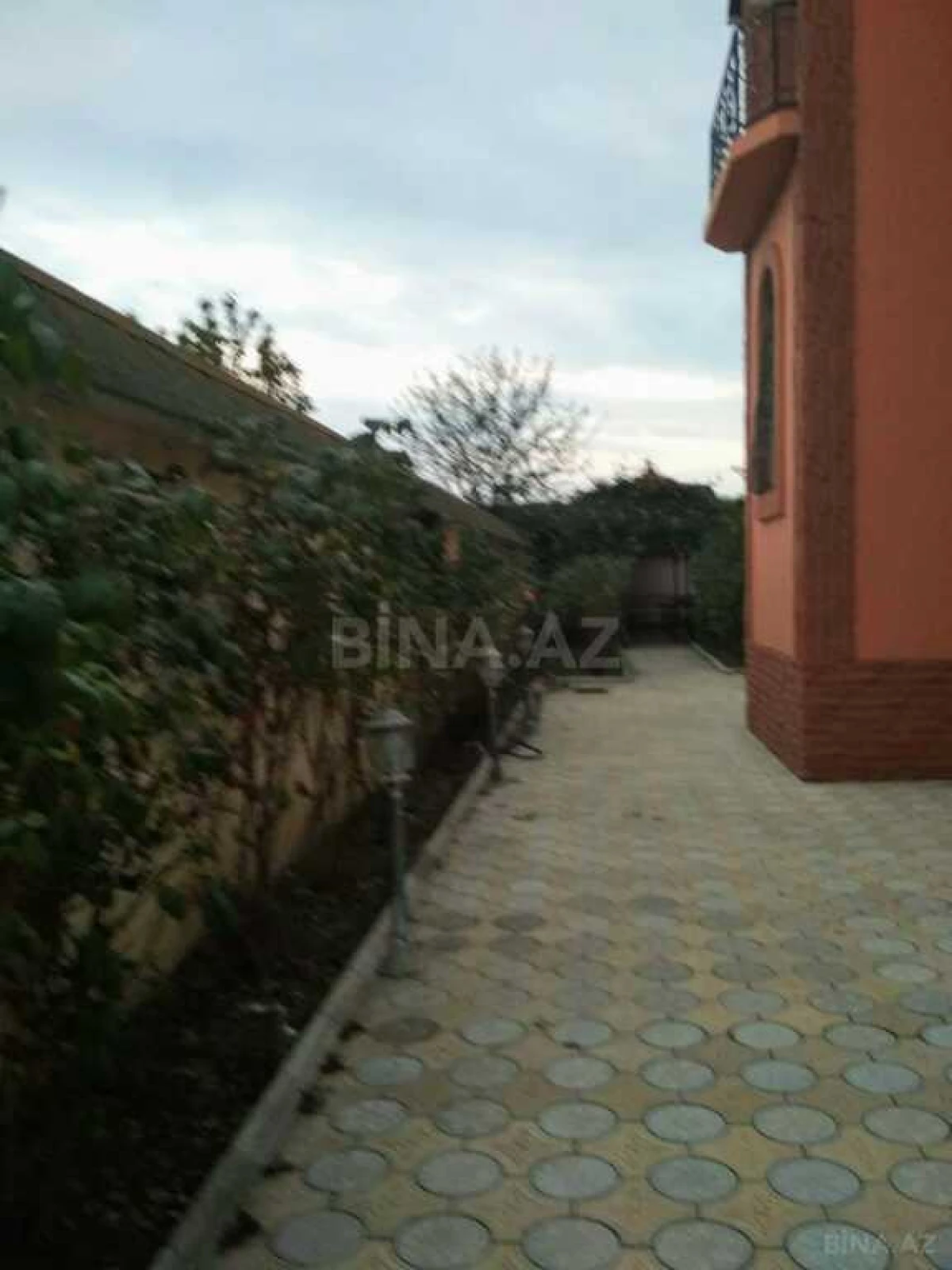 Satılır 7 otaqlı həyət evi 300 m²