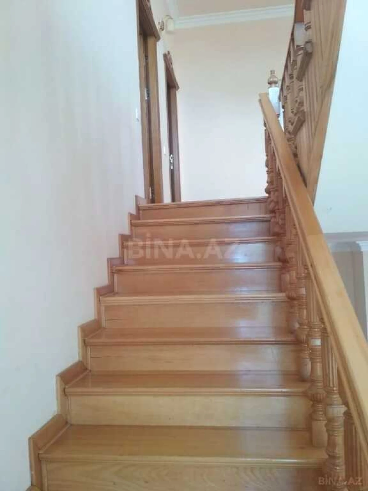 Satılır 7 otaqlı həyət evi 300 m²