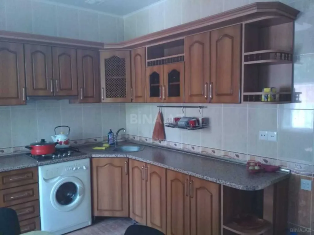 Satılır 7 otaqlı həyət evi 300 m²