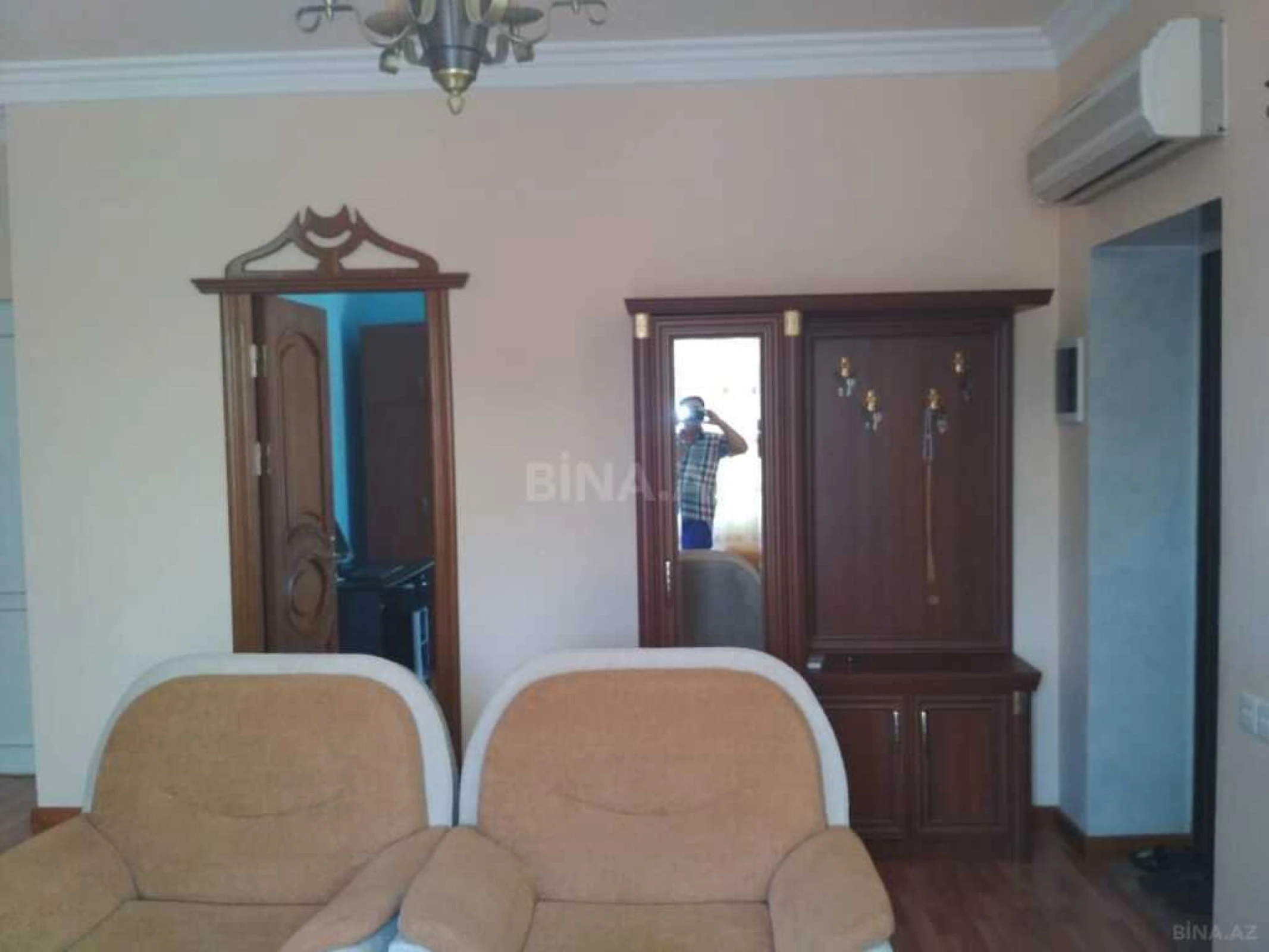 Satılır 7 otaqlı həyət evi 300 m²