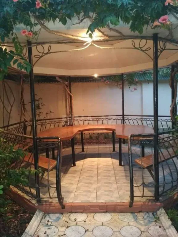 Satılır 7 otaqlı həyət evi 300 m²