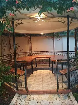 Satılır 7 otaqlı həyət evi 300 m²