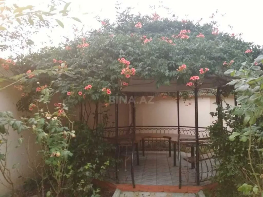 Satılır 7 otaqlı həyət evi 300 m²