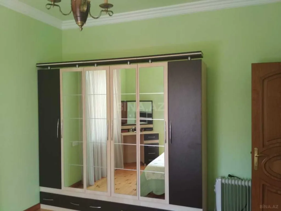 Satılır 7 otaqlı həyət evi 300 m²