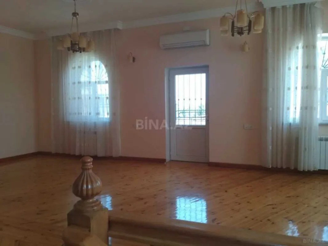 Satılır 7 otaqlı həyət evi 300 m²