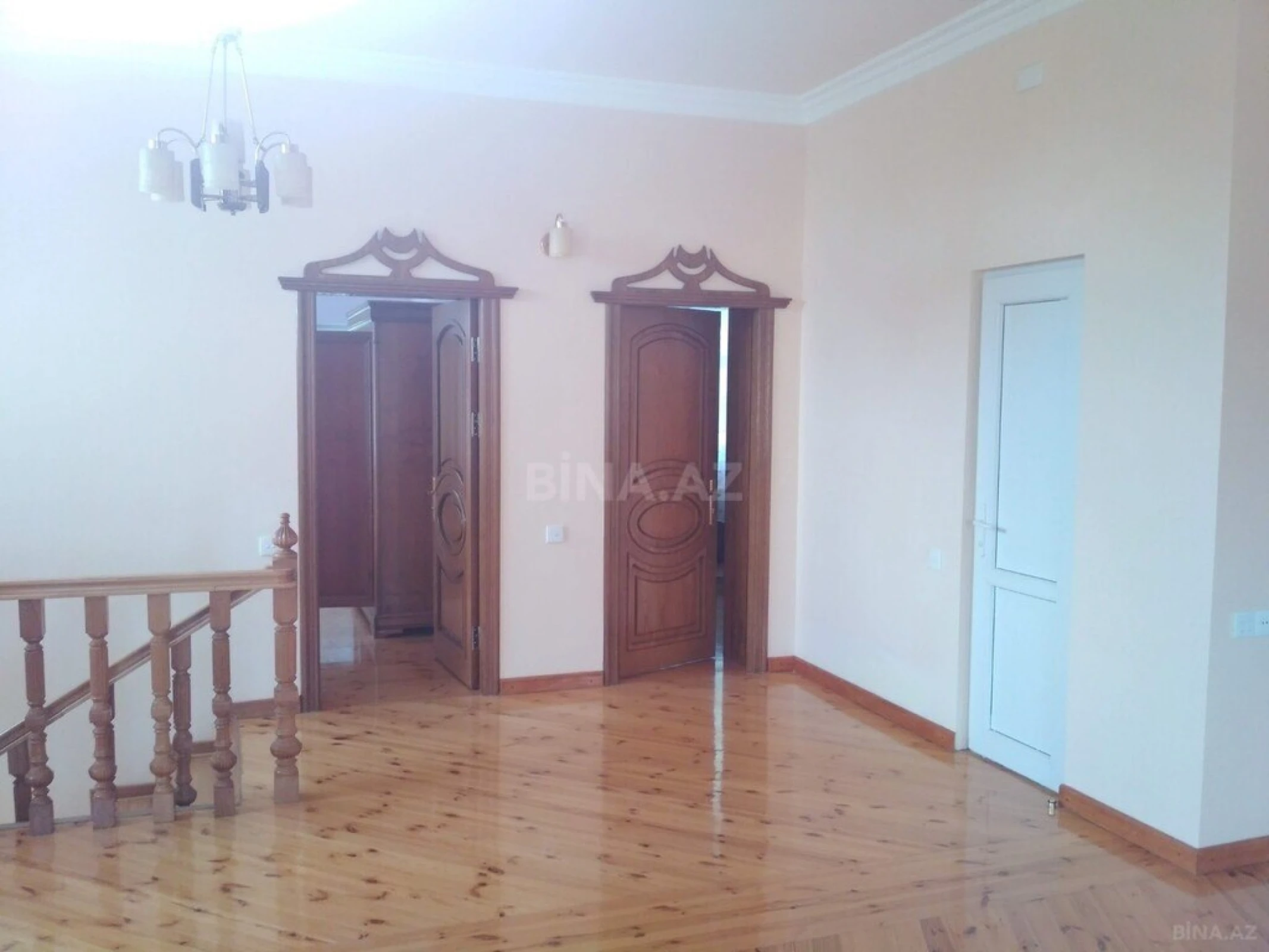 Satılır 7 otaqlı həyət evi 300 m²