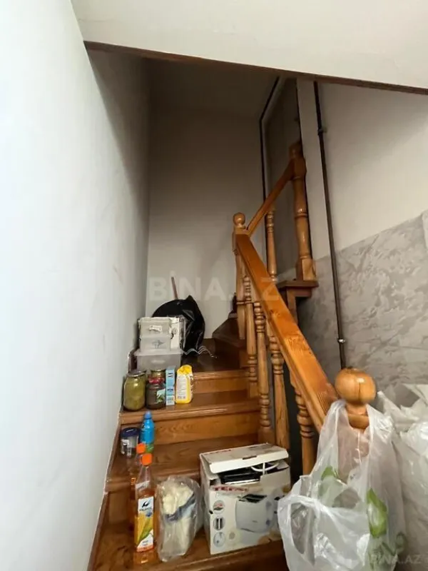 Satılır 4 otaqlı mənzil 175 m²