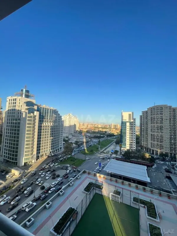 Kirayə verilir 2 otaqlı mənzil 107 m²