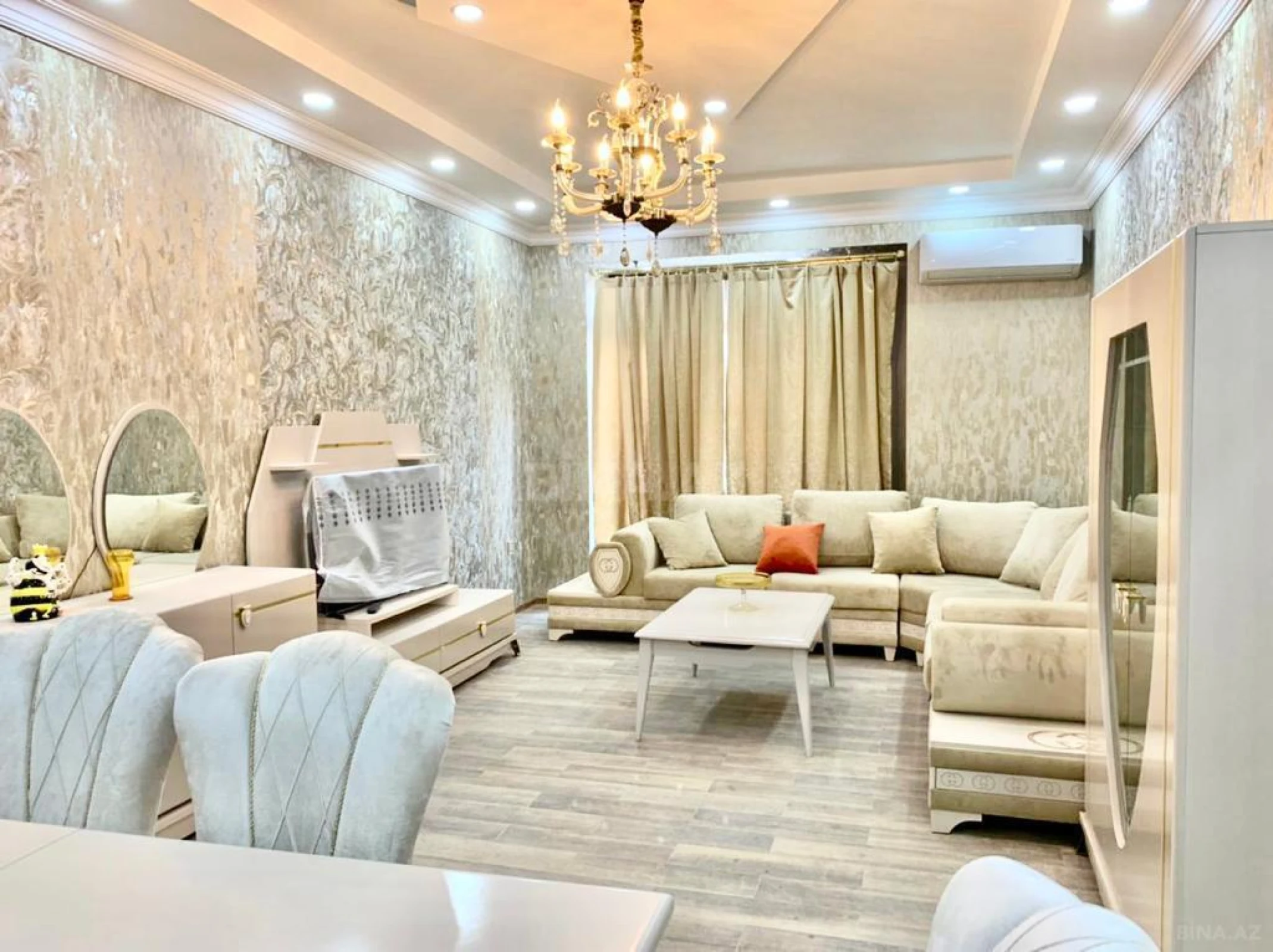 Kirayə verilir 2 otaqlı mənzil 107 m²