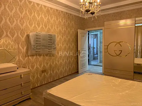 Kirayə verilir 2 otaqlı mənzil 107 m²