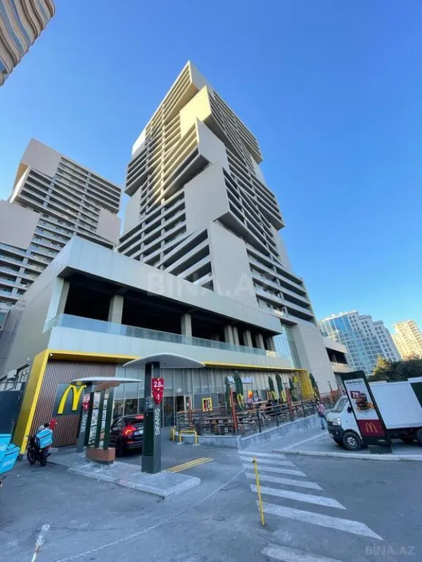 Kirayə verilir 2 otaqlı mənzil 107 m²