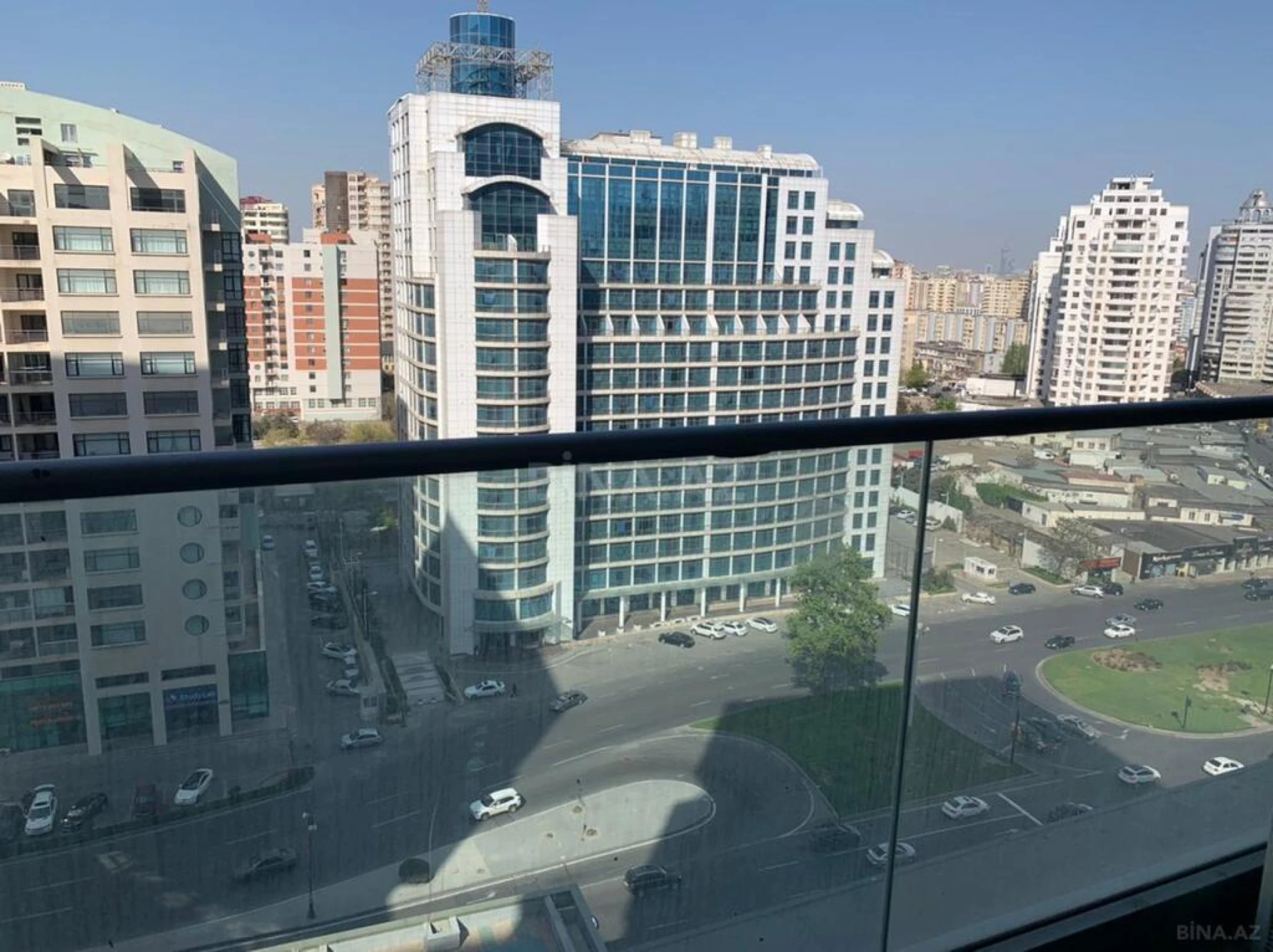 Kirayə verilir 2 otaqlı mənzil 107 m²