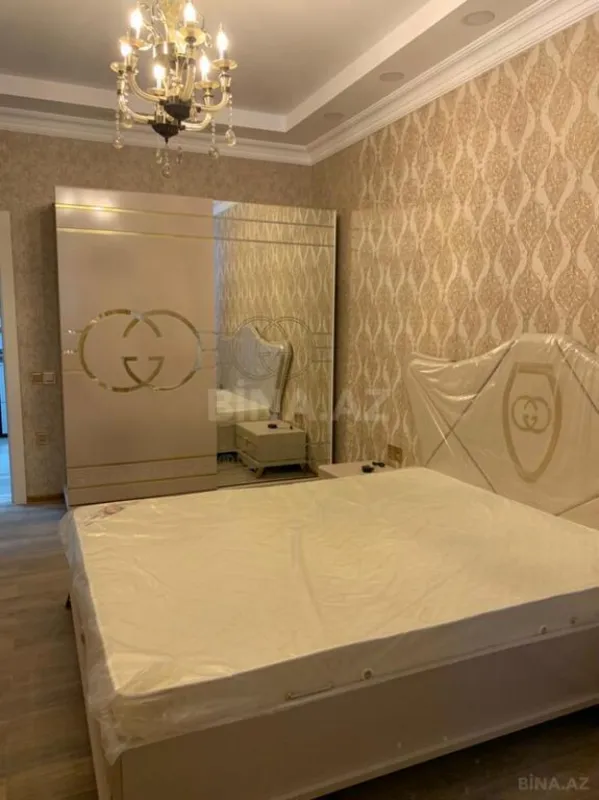 Kirayə verilir 2 otaqlı mənzil 107 m²