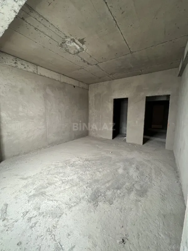 Satılır 4 otaqlı mənzil 174 m²