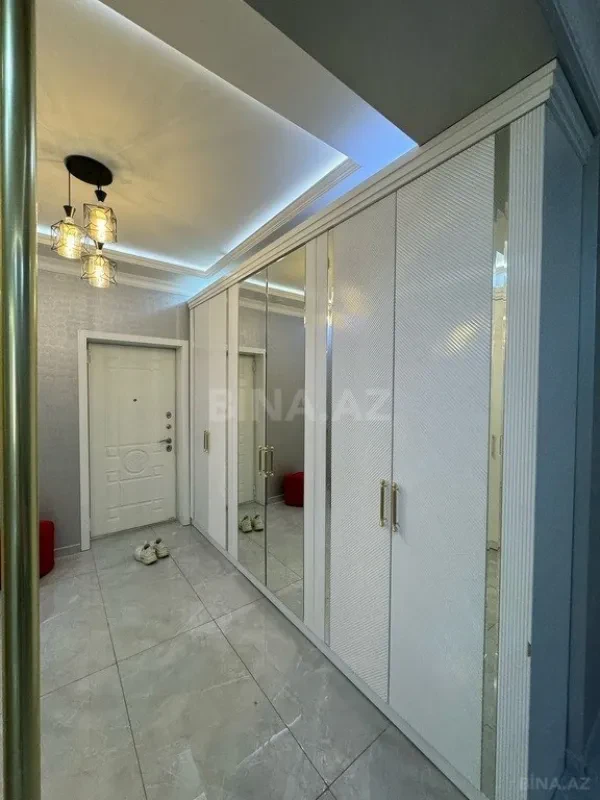 Kirayə verilir 2 otaqlı mənzil 90 m²