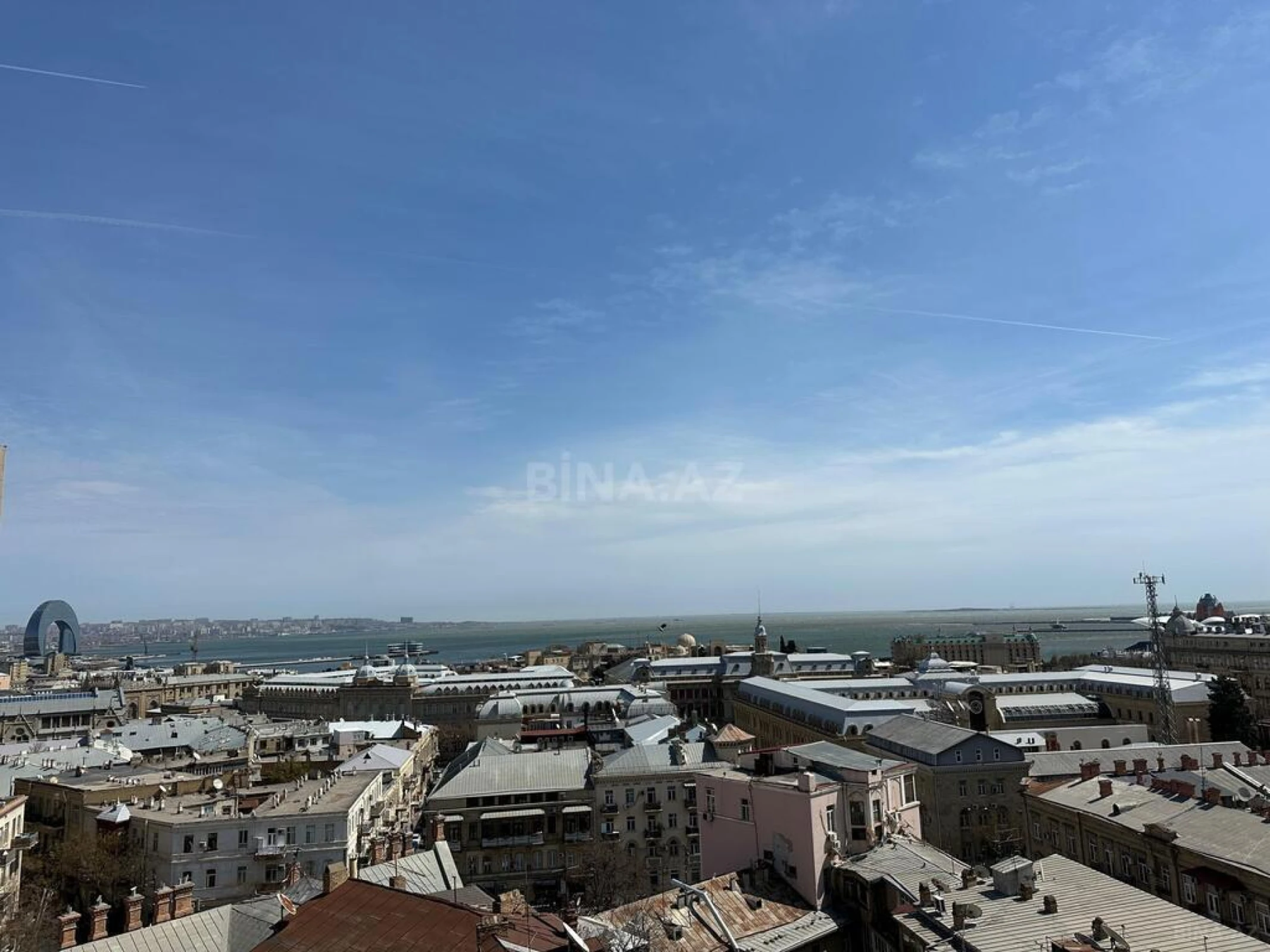 Satılır 5 otaqlı mənzil 210 m²