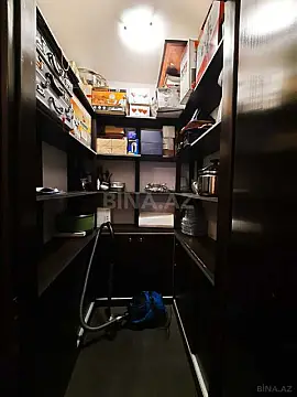 Satılır 4 otaqlı mənzil 171 m²