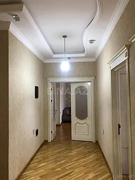 Satılır 5 otaqlı mənzil 180 m²