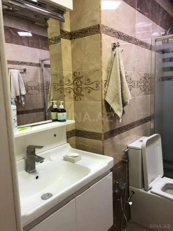 Satılır 5 otaqlı mənzil 180 m²