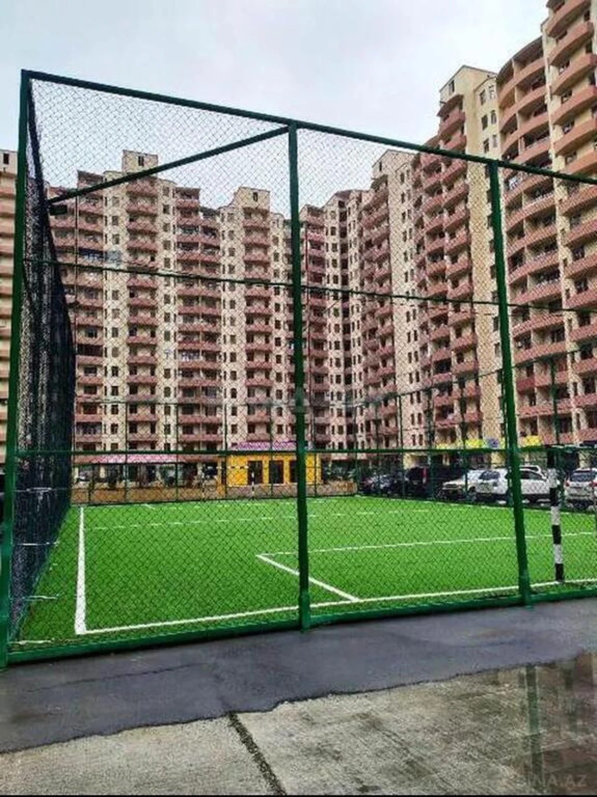 Satılır 5 otaqlı mənzil 180 m²