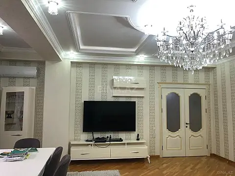 Satılır 5 otaqlı mənzil 180 m²