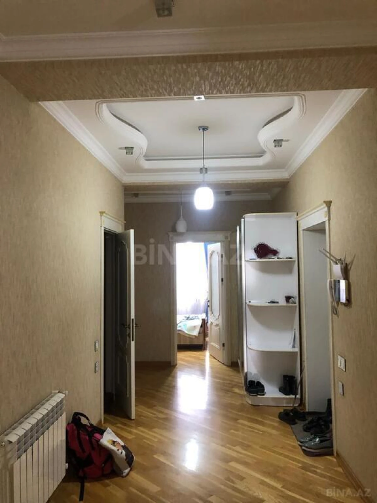Satılır 5 otaqlı mənzil 180 m²