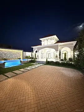 Satılır 4 otaqlı həyət evi 200 m²