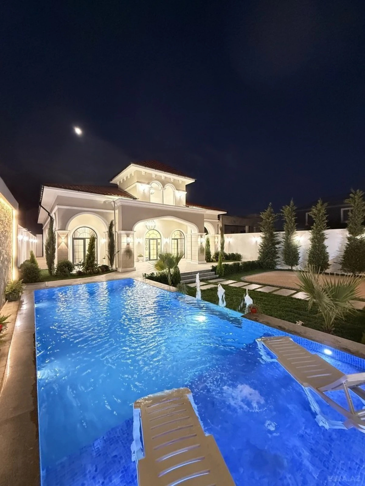 Satılır 4 otaqlı həyət evi 200 m²