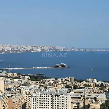 Satılır 4 otaqlı mənzil 185 m²