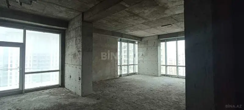 Satılır 4 otaqlı mənzil 185 m²