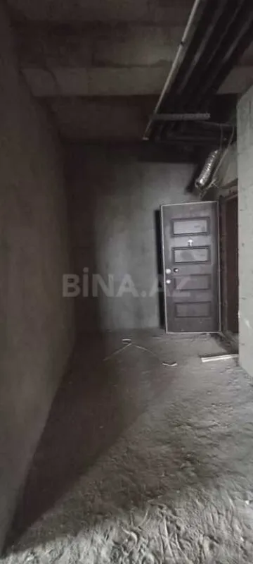 Satılır 4 otaqlı mənzil 185 m²