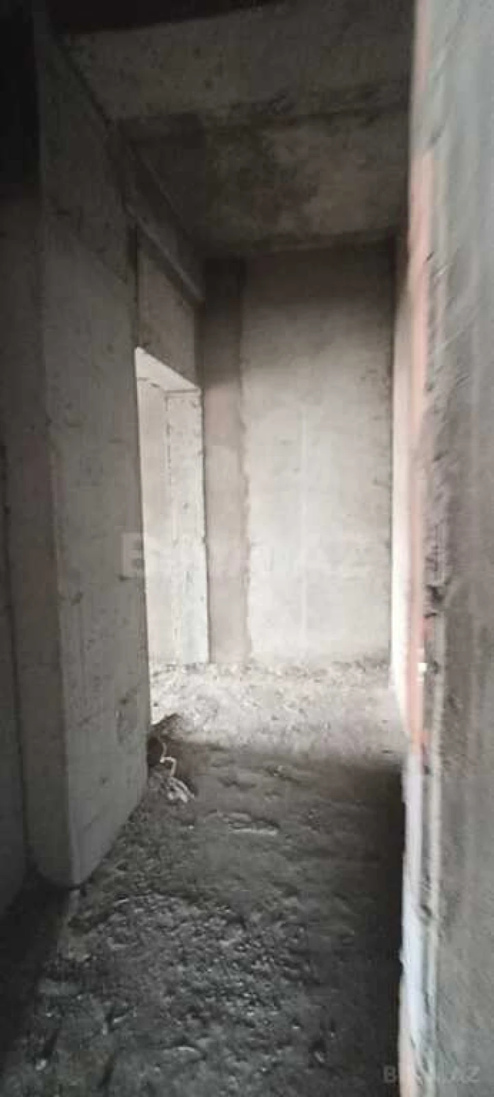Satılır 4 otaqlı mənzil 185 m²