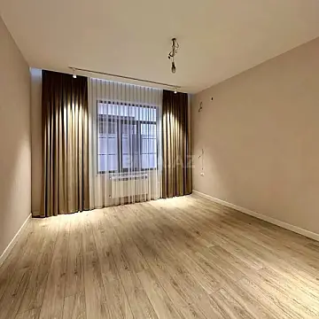 Satılır 4 otaqlı həyət evi 240 m²