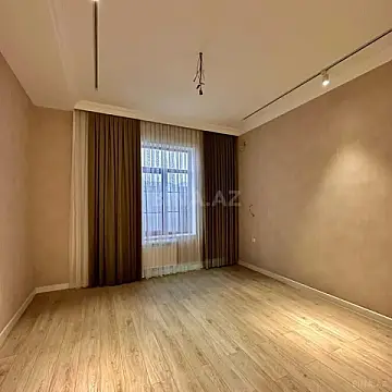 Satılır 4 otaqlı həyət evi 240 m²