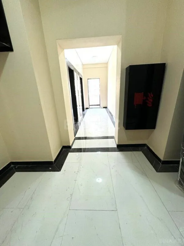 Satılır 4 otaqlı mənzil 196 m²