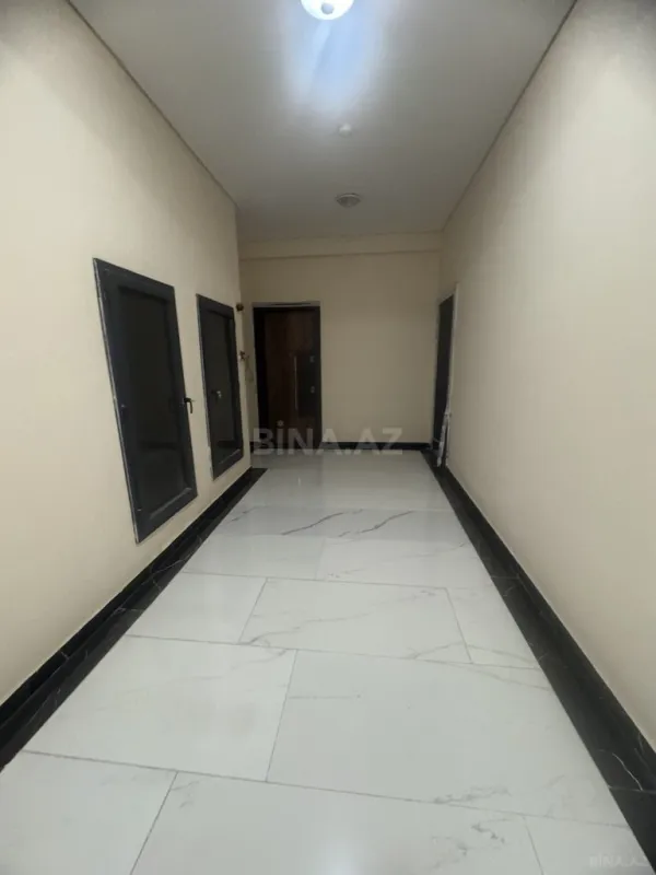 Satılır 4 otaqlı mənzil 196 m²