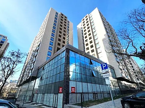 Satılır 4 otaqlı mənzil 196 m²