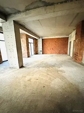 Satılır 4 otaqlı mənzil 196 m²