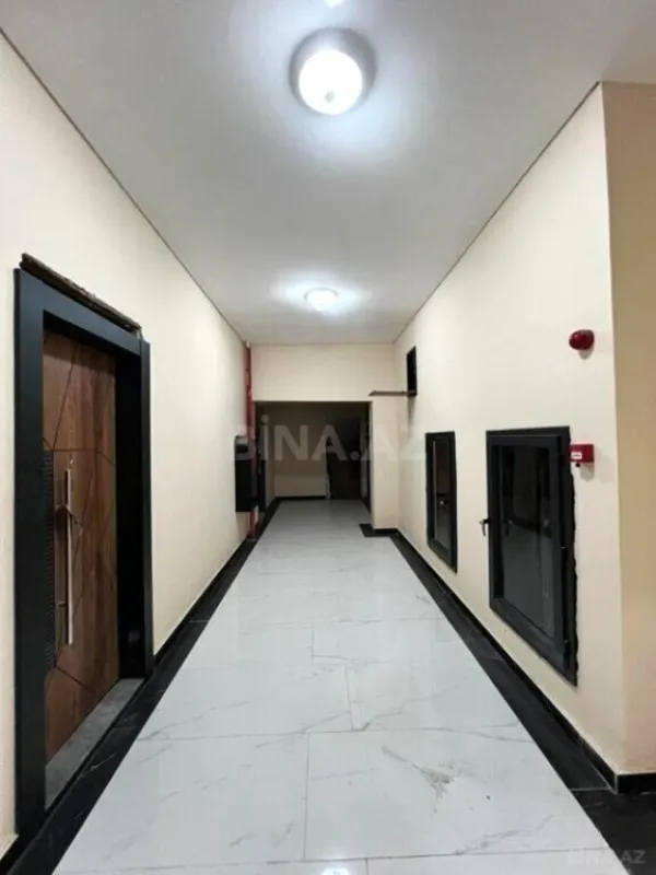 Satılır 4 otaqlı mənzil 196 m²